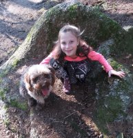 Nicolka procházka se psem.jpg